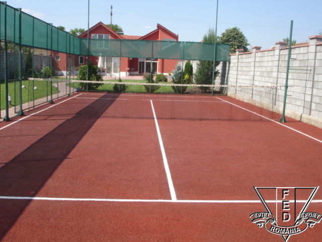 Sanleani – casa particulara teren tenis